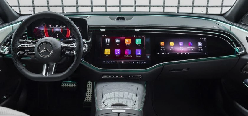 nouvelle planche de bord du Mercedes Classe E depuis 2023