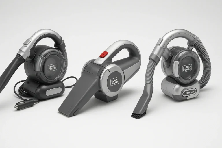 Trois aspirateurs Black+Decker pour voiture présentés sur fond neutre, modèles compacts et modernes adaptés au nettoyage automobile.