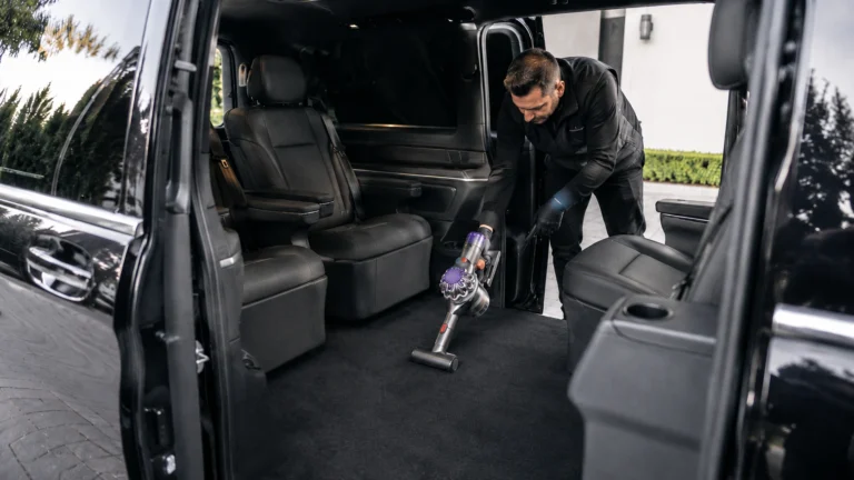 Le Dyson Car+Boat est le meilleur aspirateur voiture sans fil pour chauffeur VTC